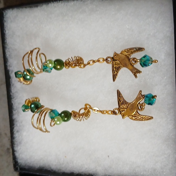 2 Sets Hand-Crafted Vintage Ear Cuffs With Green Accents - Picture 3 of 5
